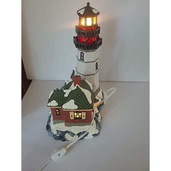Dept 56 "CHRISTMAS COVE LIGHTHOUSE" #5483-6 1995 retired 2001 - Picture 6 of 13